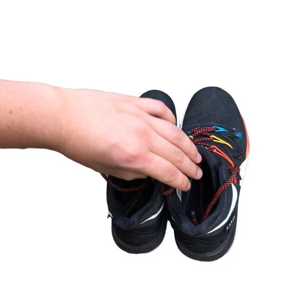 LIMITED Edition 2018 Nike Kyrie 5 'Friends' Size 6 - Picture 10 of 14